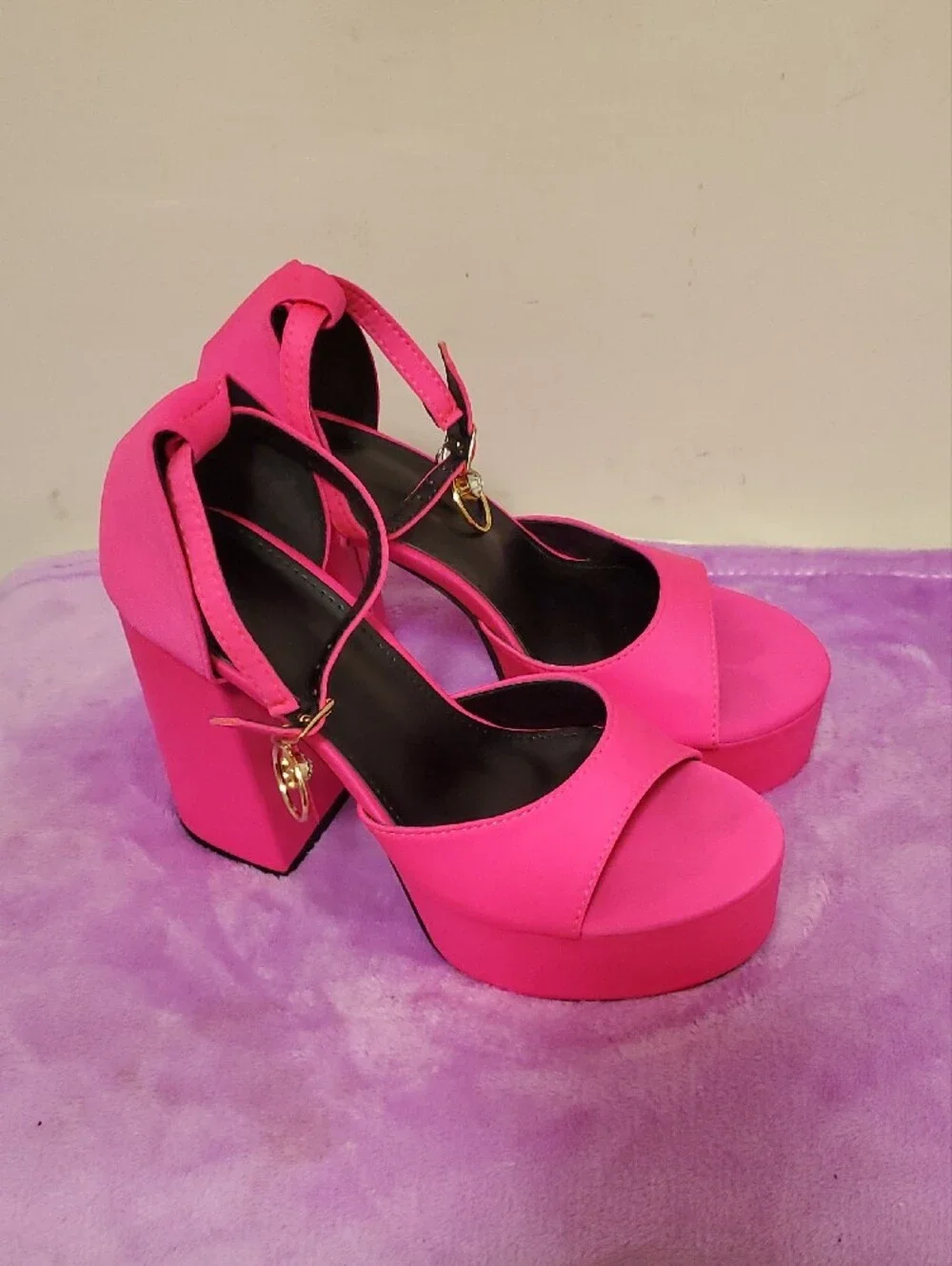 PrettyGarden bold hot